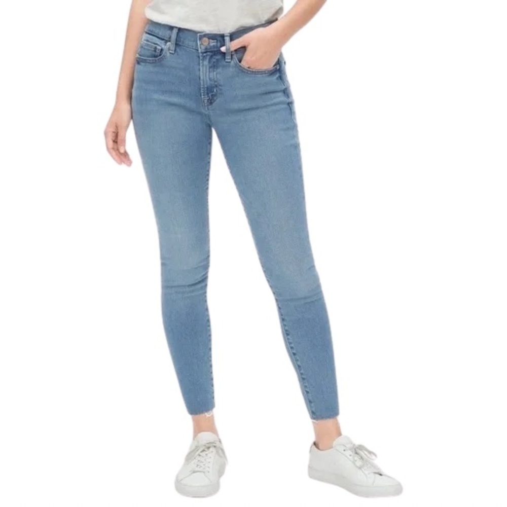 GAP Women’s True Skinny Raw Hem Ankle Jeans Size 30